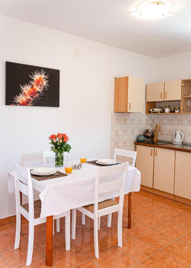 שיבניק Korallion Apartment מראה חיצוני תמונה